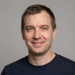 Портрет Дмитрия Савельева, эксперта компании Аланта Авто по подбору качественных автомобилей и запчастей