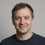 Специалист компании Аланта Авто Игорь Николаев предоставляет профессиональные консультации по подбору автомобильных запчастей